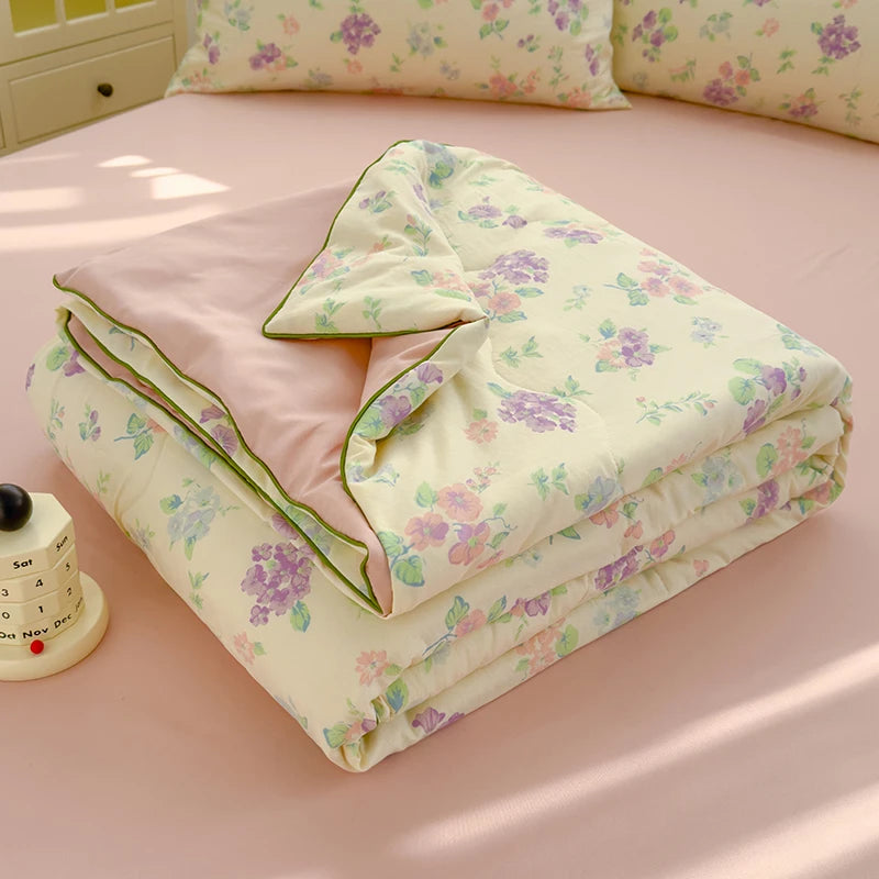 Reversible Quilt Set | Soft Lightweight Bedding with Two-Sided Design